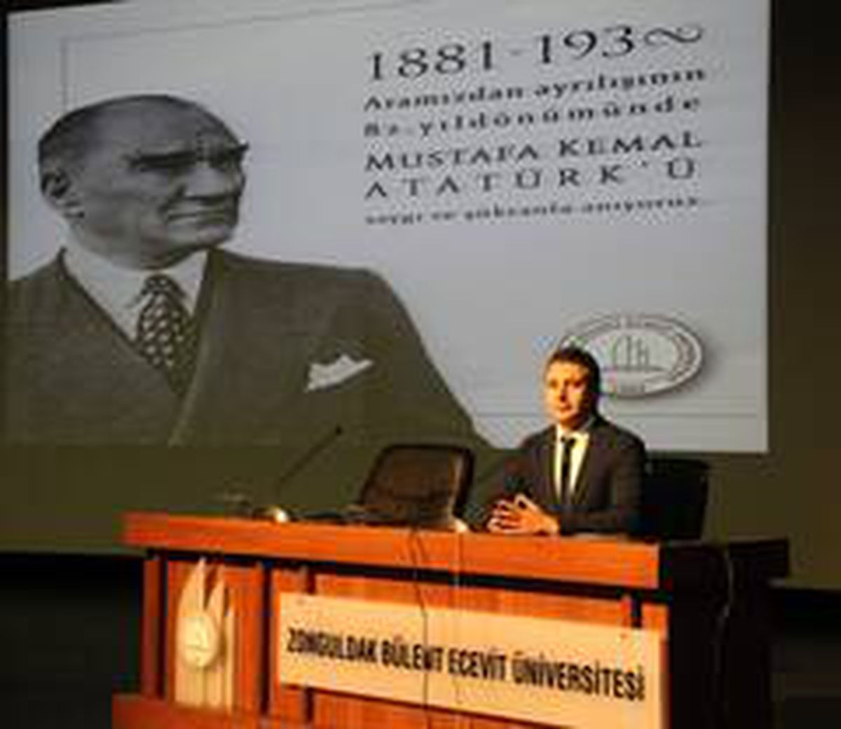 ZBEÜ Ata\'yı andı
