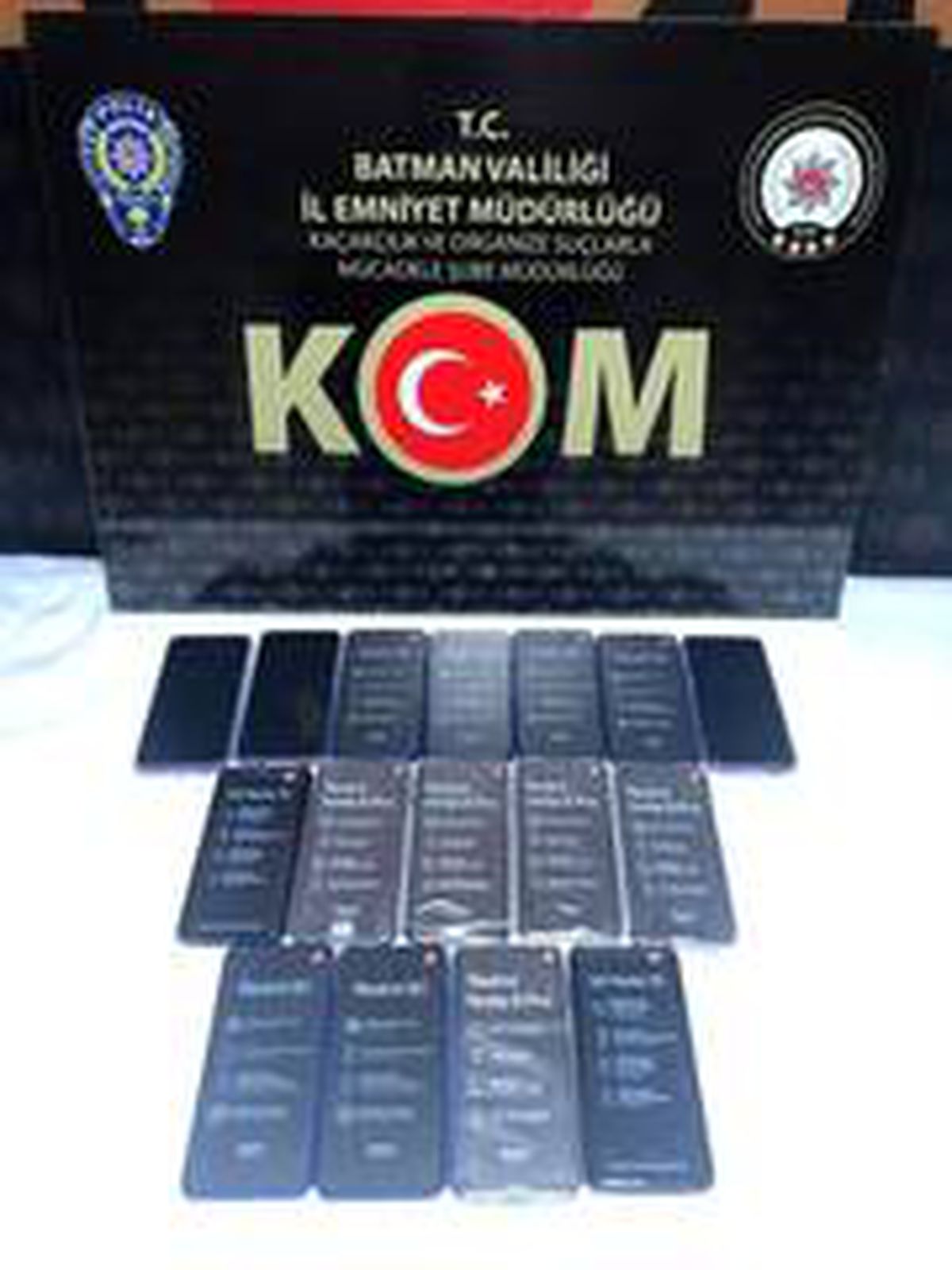 Batman\'da gümrük kaçağı telefon ele geçirildi