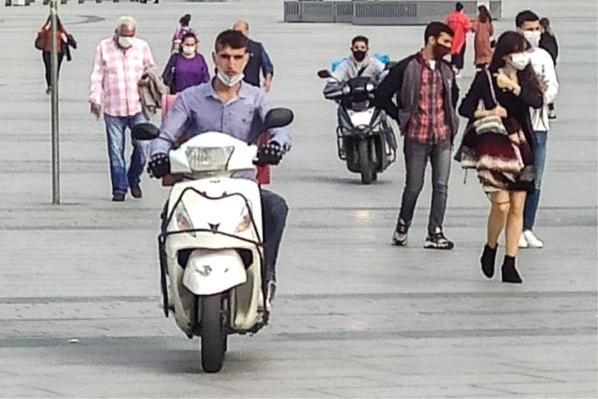 Çağlayan Meydanı\'nda motosiklet işgaline vatandaşlardan tepki