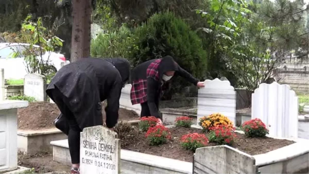 Depremde otobüste hayatını kaybeden baba kızın acısı tazeliğini koruyor - DÜZCE