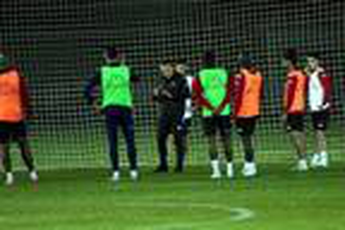 Fraport TAV Antalyaspor\'da Ersun Yanal ilk antrenmanına çıktı