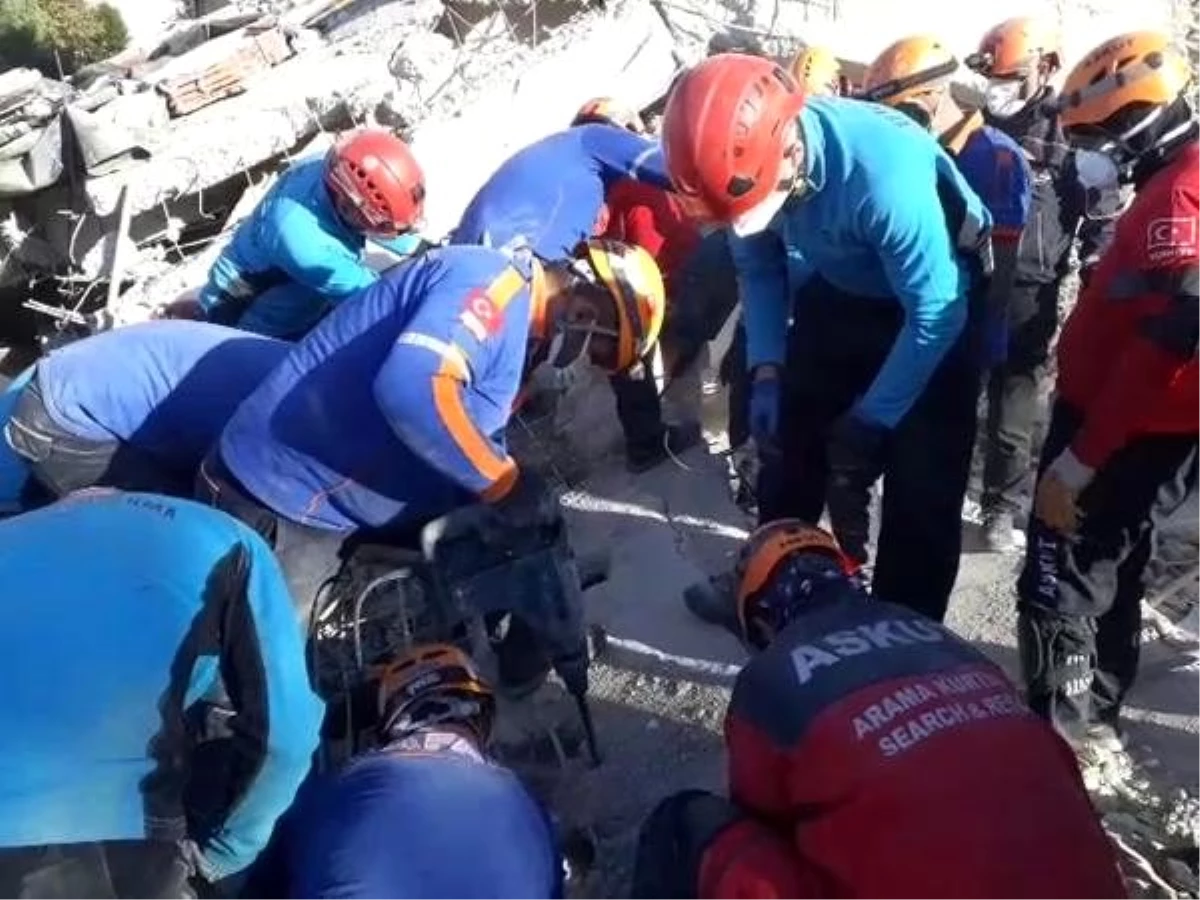 İzmir depreminden dönen 25 kişilik AFAD ekibi korona karantinasında