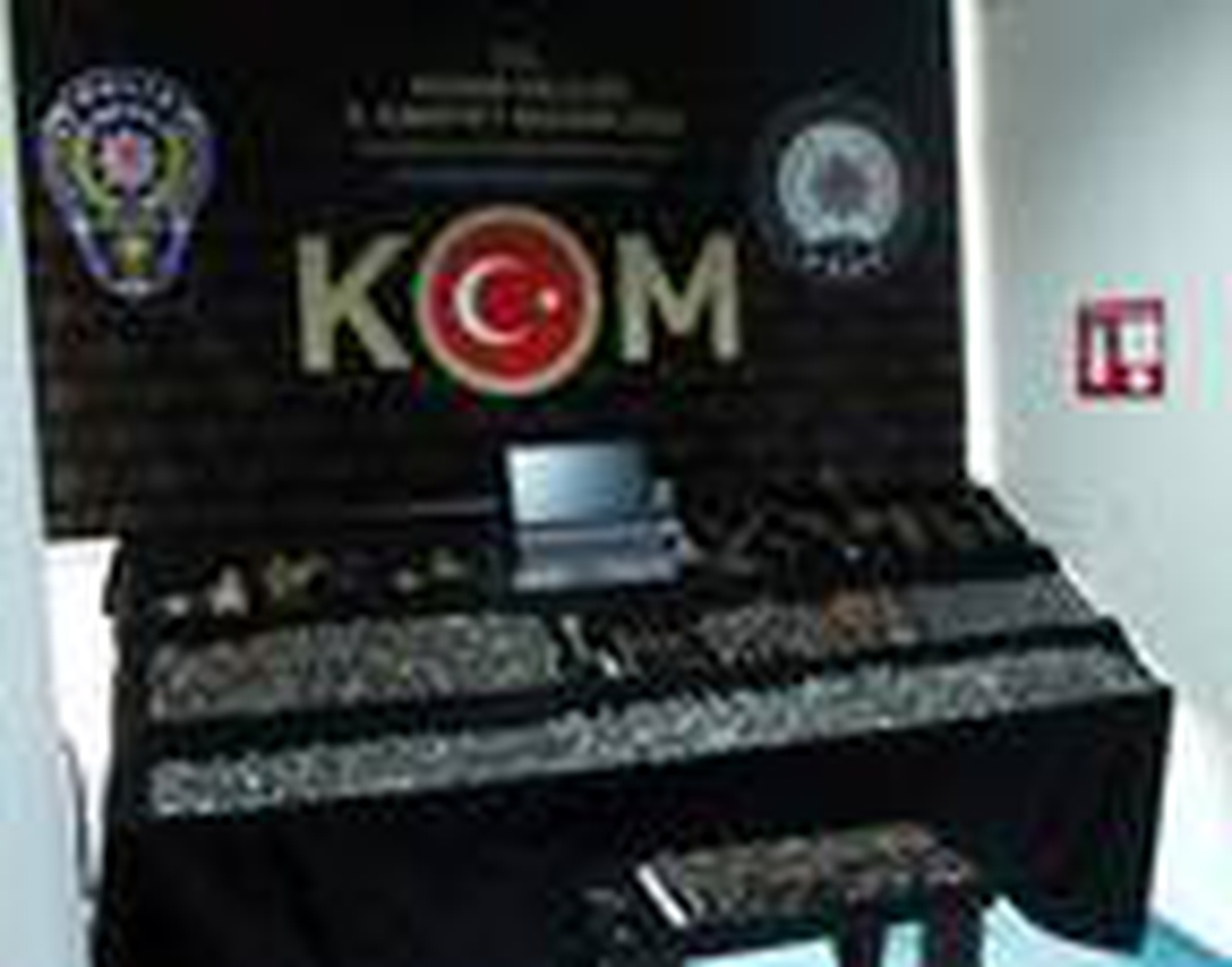 Adana\'da tarihi eser kaçakçılarına operasyona 2 gözaltı