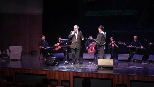 Atatürk'ün sevdiği şarkılar İzmit'te seslendirildi