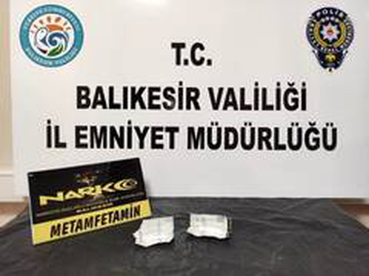 Son dakika: Balıkesir\'de uyuşturucu operasyonunda yakalanan 13 kişiden 2\'si tutuklandı