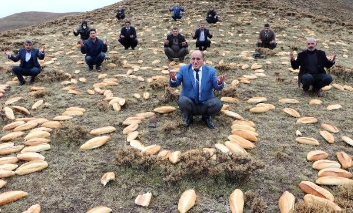Erzurum\'da 487 yıllık gelenek! Doğaya yine 2001 ekmek bıraktılar