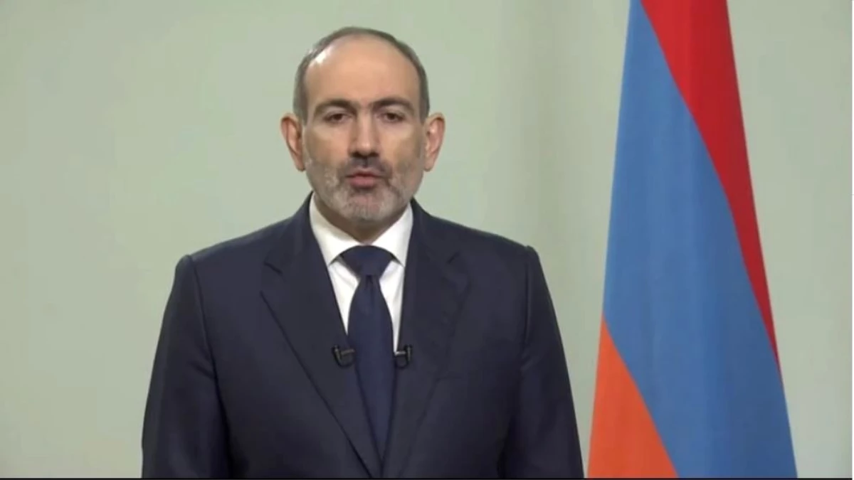 Ermeni basını, canlı yayın yapan Paşinyan\'ın nerede olduğunu tahlil etti