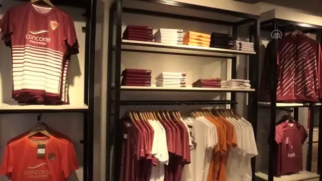 Hatayspor Store Un Ikinci Magazasi Acildi Son Dakika Spor hatayspor store un ikinci magazasi