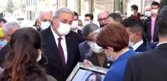 İYİ Parti Genel Başkanı Meral Akşener, Bozüyük'te esnaf ziyareti yaptı