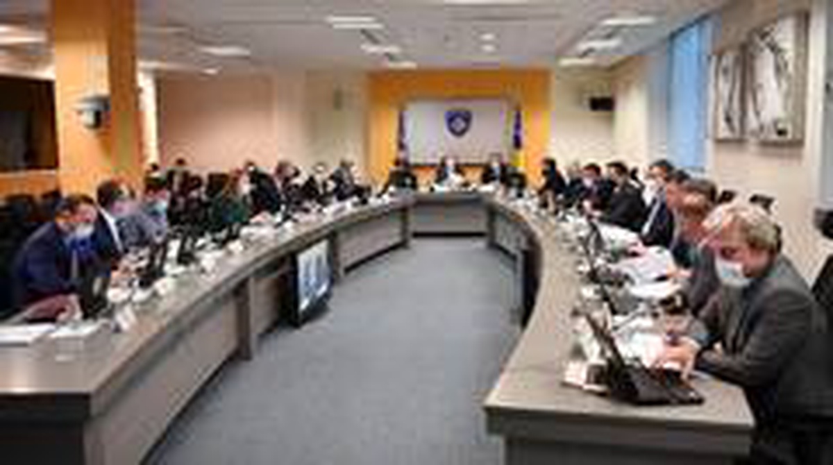 Kosova\'da sokağa çıkma yasağı yeniden başlıyor
