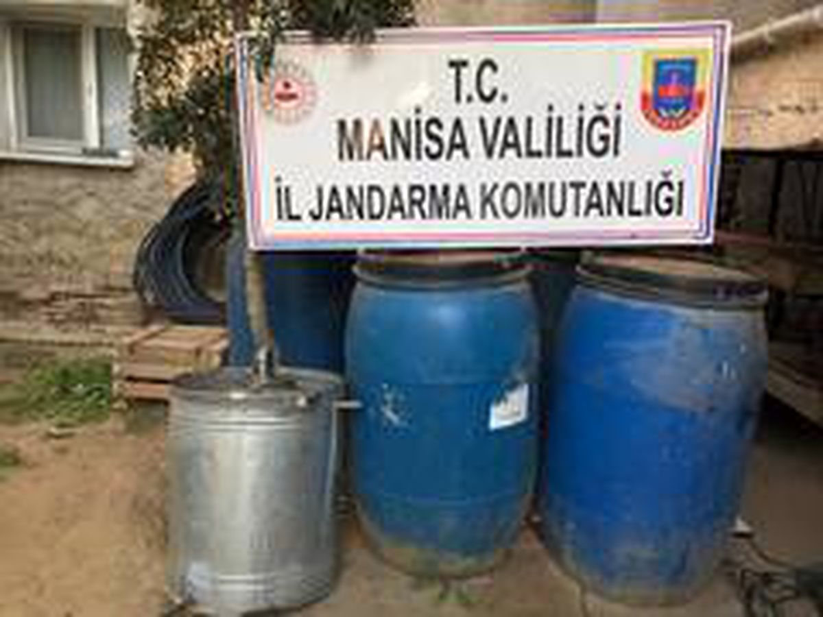 Manisa\'da 4 bin 777 litre sahte içki ele geçirildi