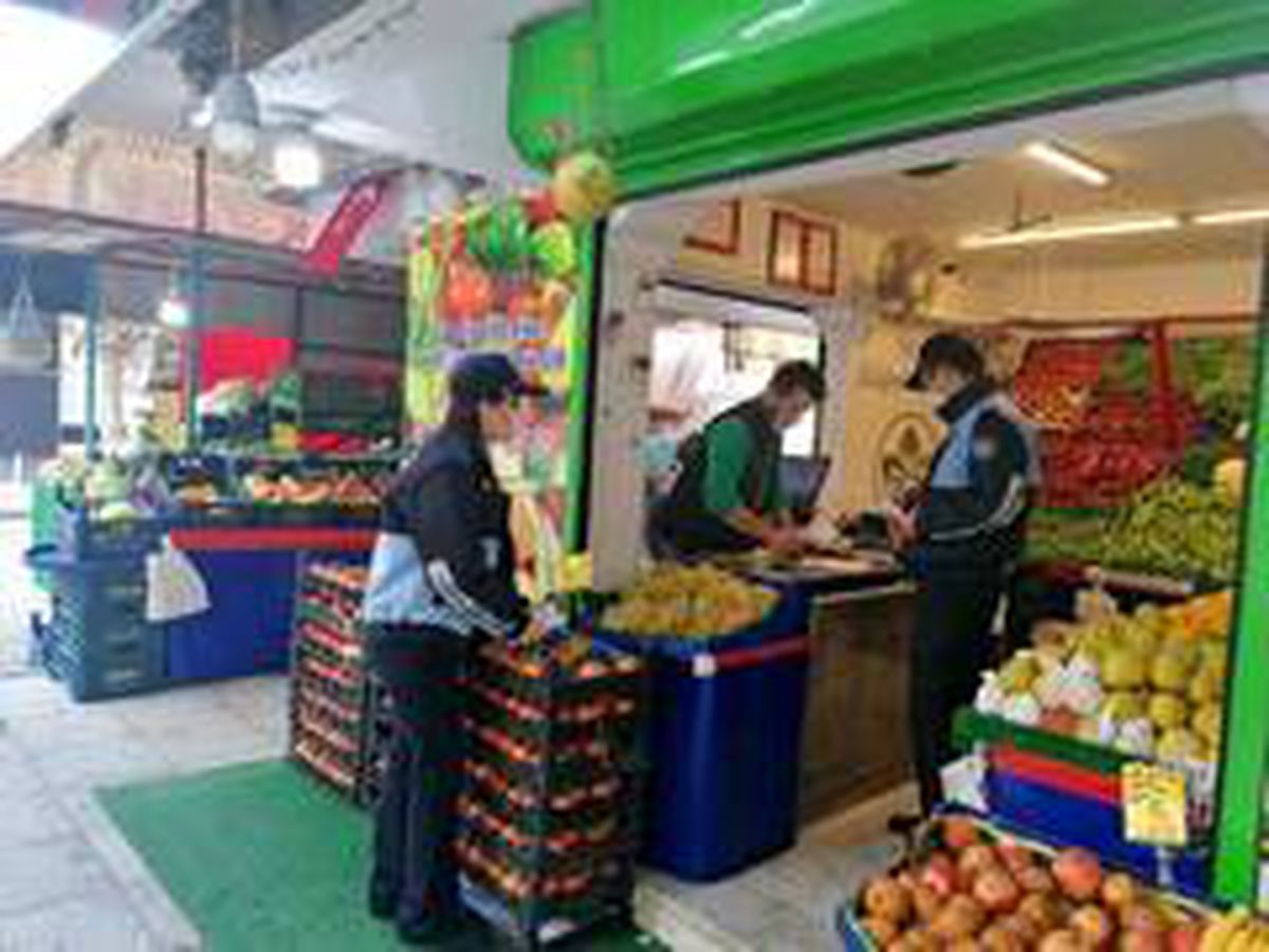 Manisa\'da zabıtadan Covid-19 bilgilendirmesi