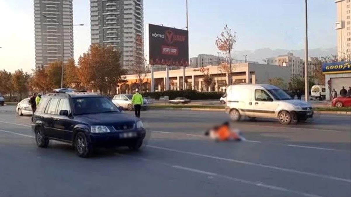 Motosikletin çarpması sonucu metrelerce fırlayan kadının son görüntüleri ortaya çıktı