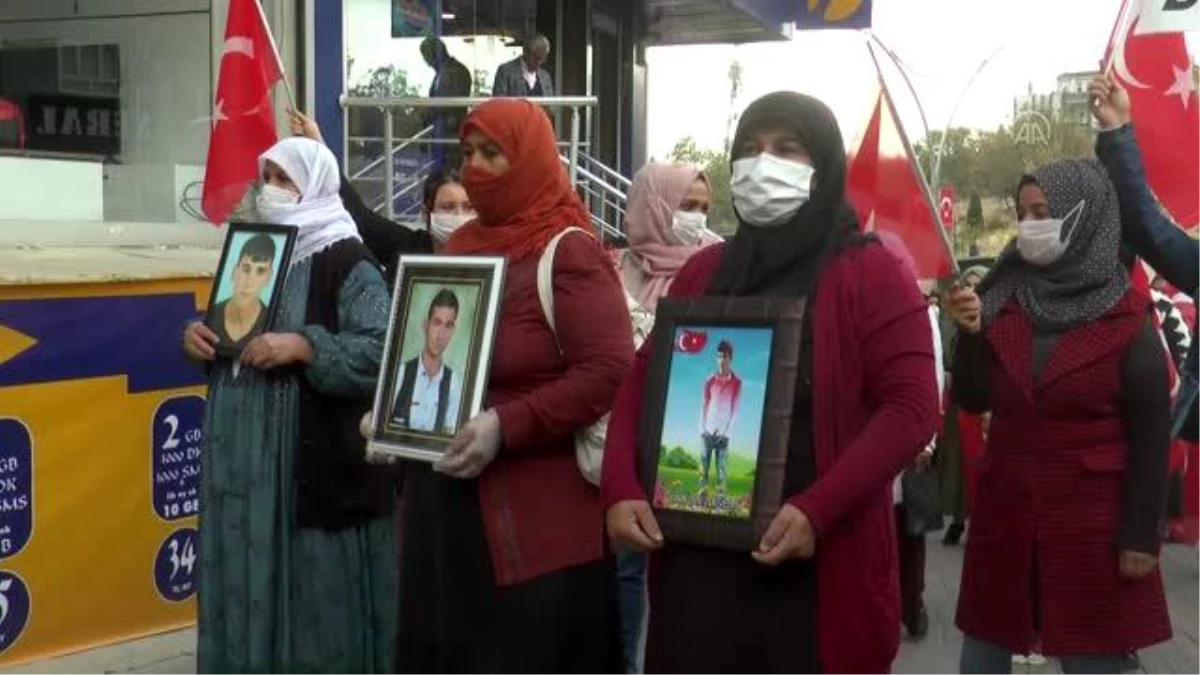 Son dakika haberleri... Şırnak\'taki terör mağdurlarının HDP binası önündeki eylemine Diyarbakır annelerinden destek