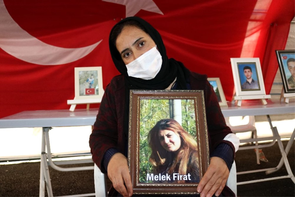 Terör örgütü PKK mensuplarınca 5 yıl önce avludan kaçırılan kızının yolunu gözlüyor