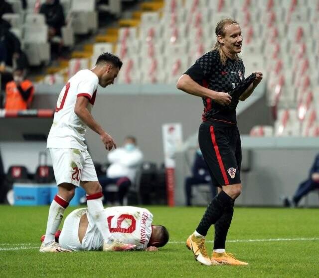 Türkiye maçı sonrası Beşiktaş'ın Hırvat futbolcusu Vida'nın korona testi pozitif çıktı