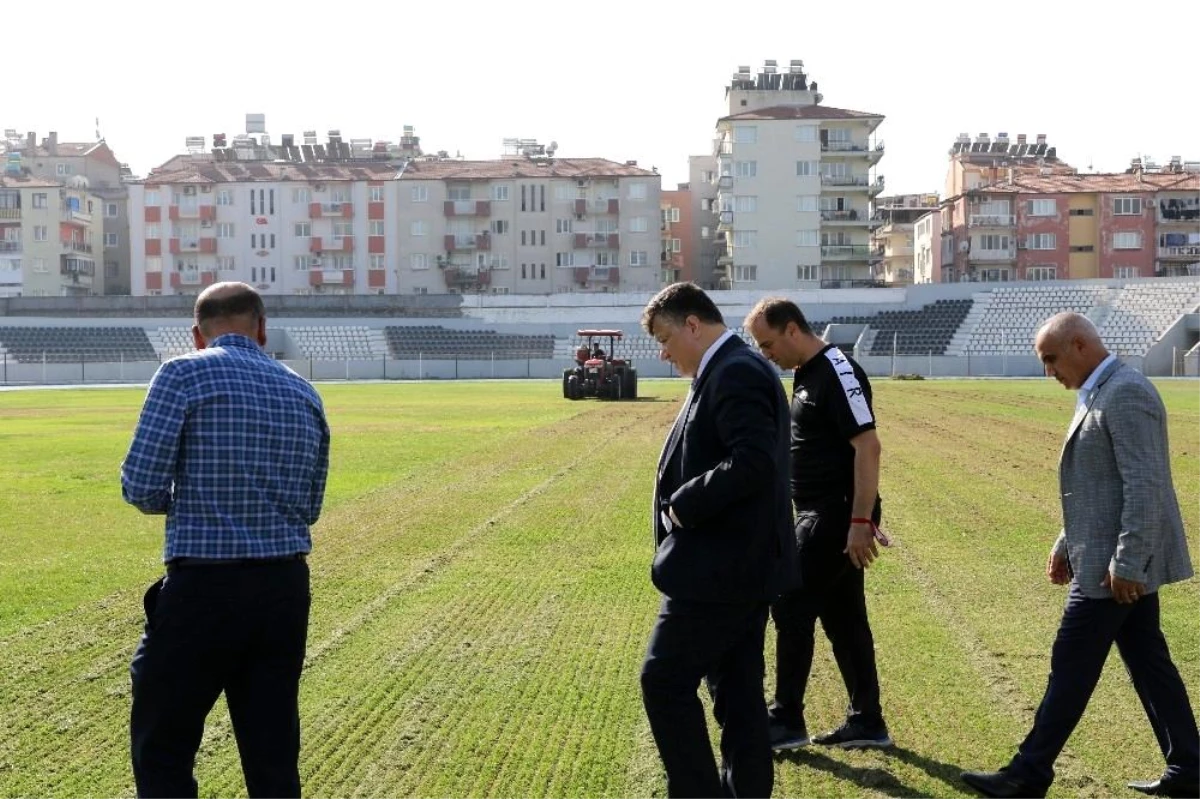 Adnan Menderes Stadı maçlara hazırlanıyor