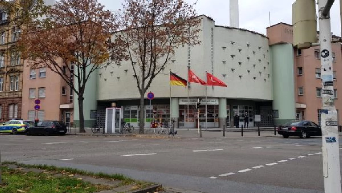 Almanya\'da camiye bomba ihbarı paniğe neden oldu