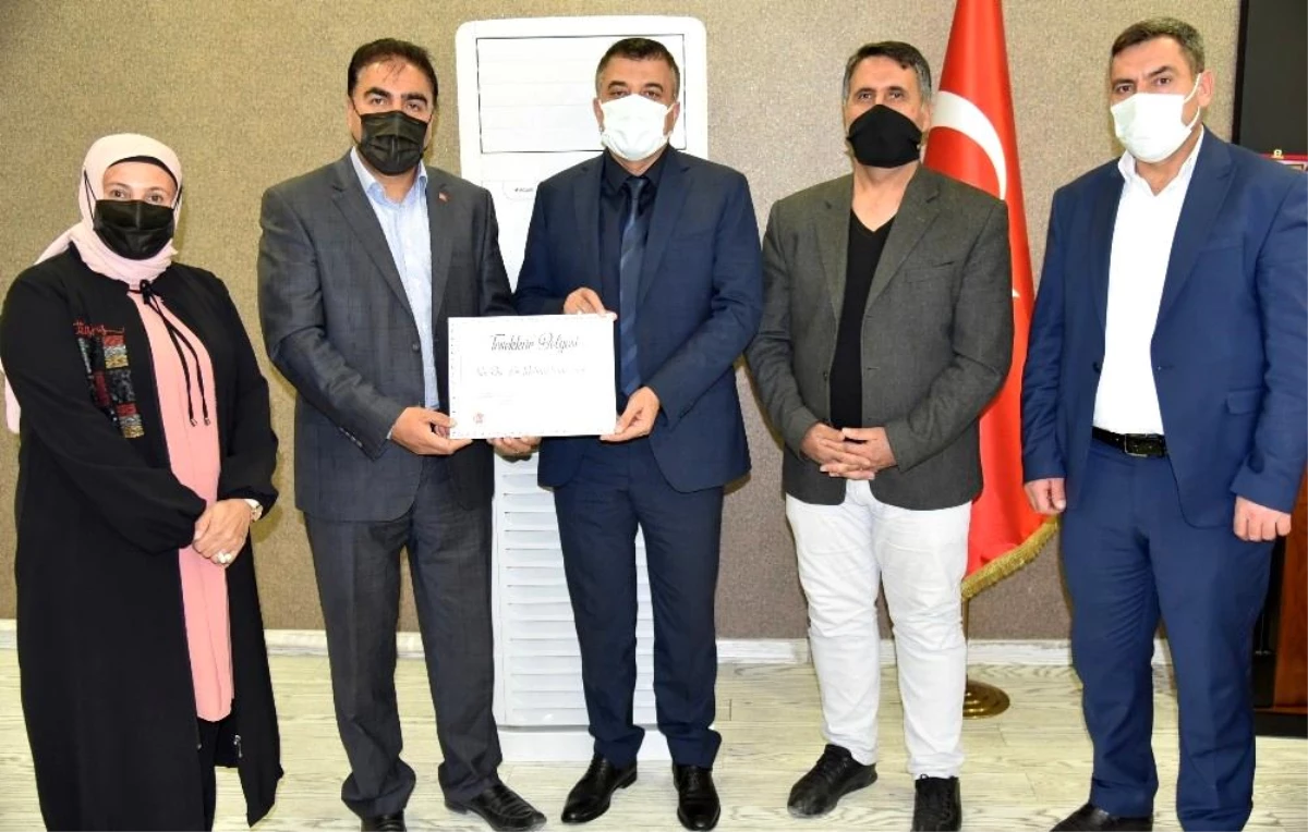 Başkan Yazlık\'tan Sağlık Müdürü Sünnetçioğlu\'na teşekkür belgesi