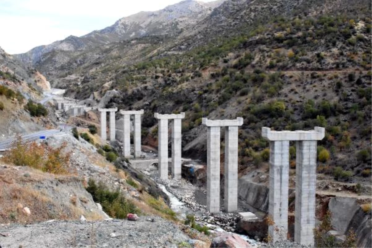Osman Gazi Köprüsü tekniğiyle Bitlis\'te viyadük yapılıyor