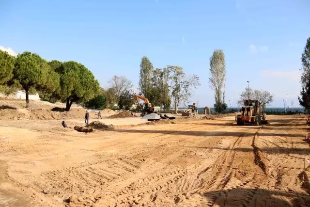Darıca sahil otoparkında çalışmalar sürüyor Darıca sahil otoparkında çalışmalar sürüyor