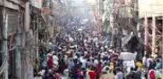 Hindistan'da festival alışverişine çıkan kalabalık, Kovit-19 önlemlerini hiçe saydı - YENİ