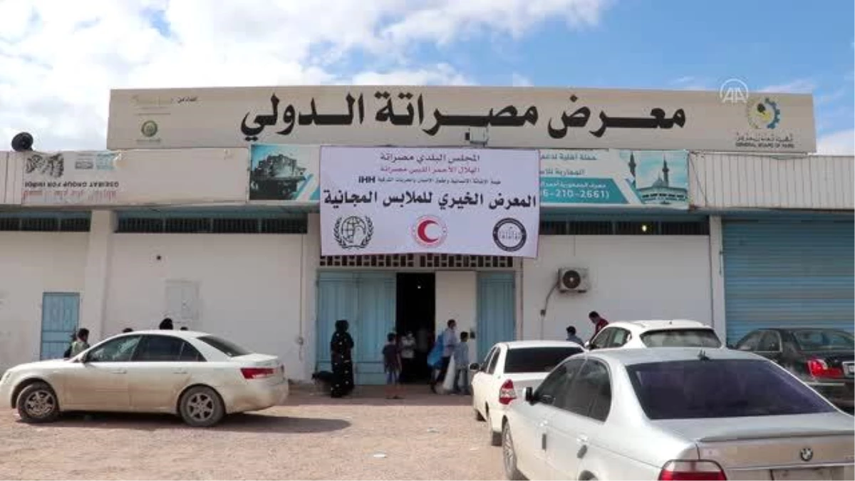 İHH Libya\'da yerinden edilmiş ailelere giyim yardımı için "Hayır Çarşısı" açtı