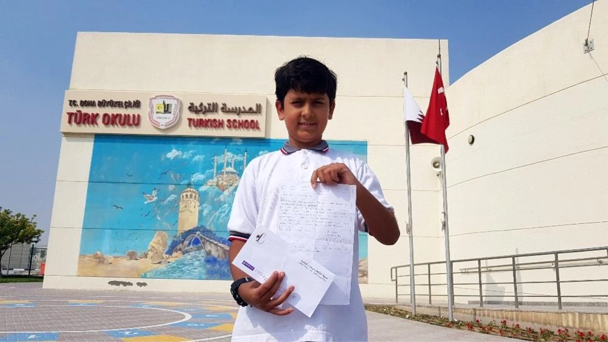 Katar\'da eğitim gören Mehmet\'ten İzmirli depremzedelere bağışTürk Okulu 6. sınıf öğrencisi Mehmet Yağmur, okul tarafından yapılan yarışmada...