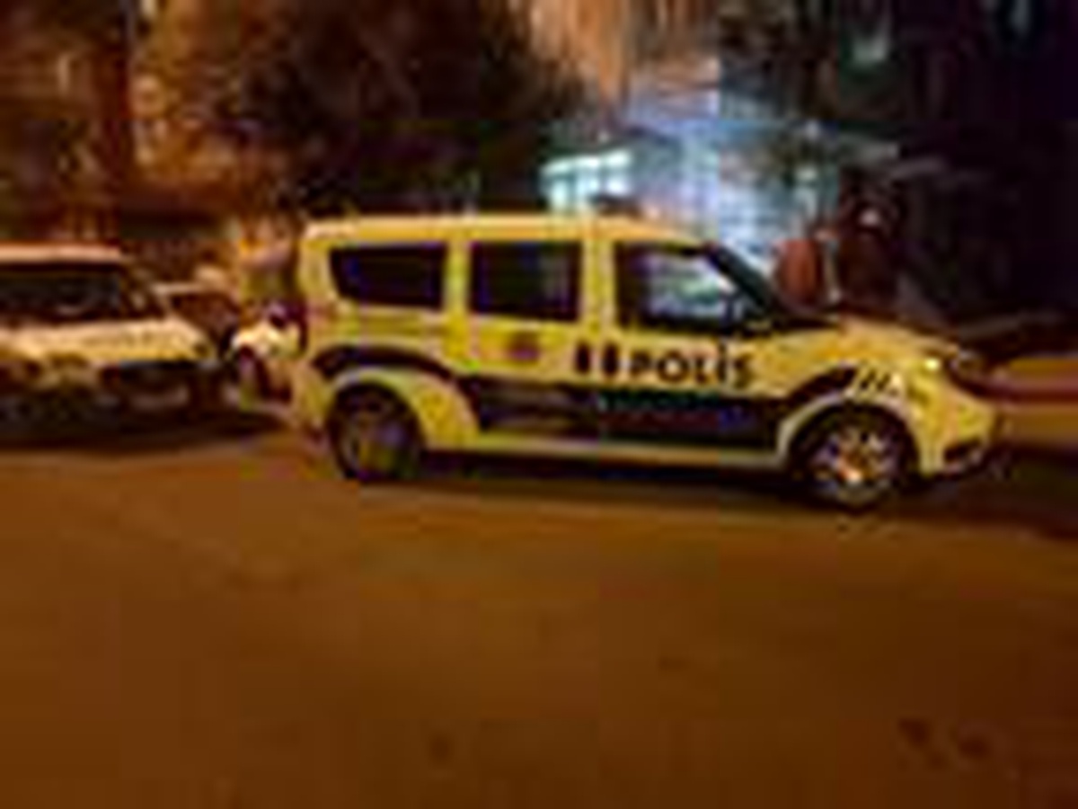 Kayseri\'de boşanma aşamasındaki eşiyle tartışınca kendisini vurdu