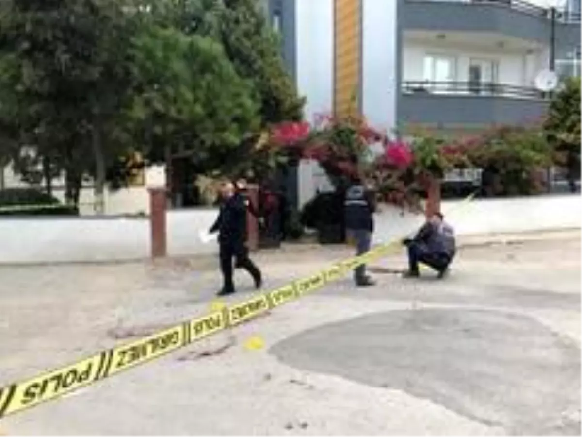 Kavga sırasında boğazından bıçaklanan iki çocuk babası garson yaşamını yitirdi