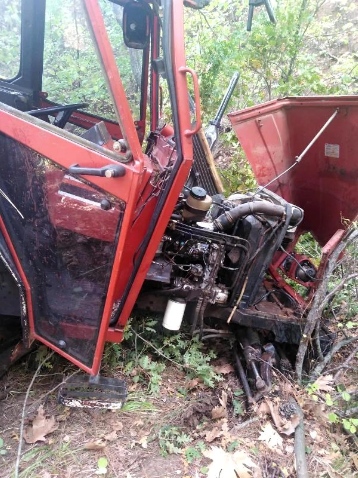 Traktör kazasında yaralanan çiftçi için ambulans helikopter havalandı