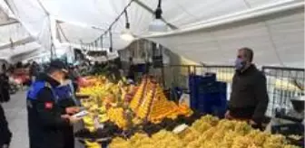 Zeytinburnu'nda akşam pazarı ucuzluğu sabaha çekildi