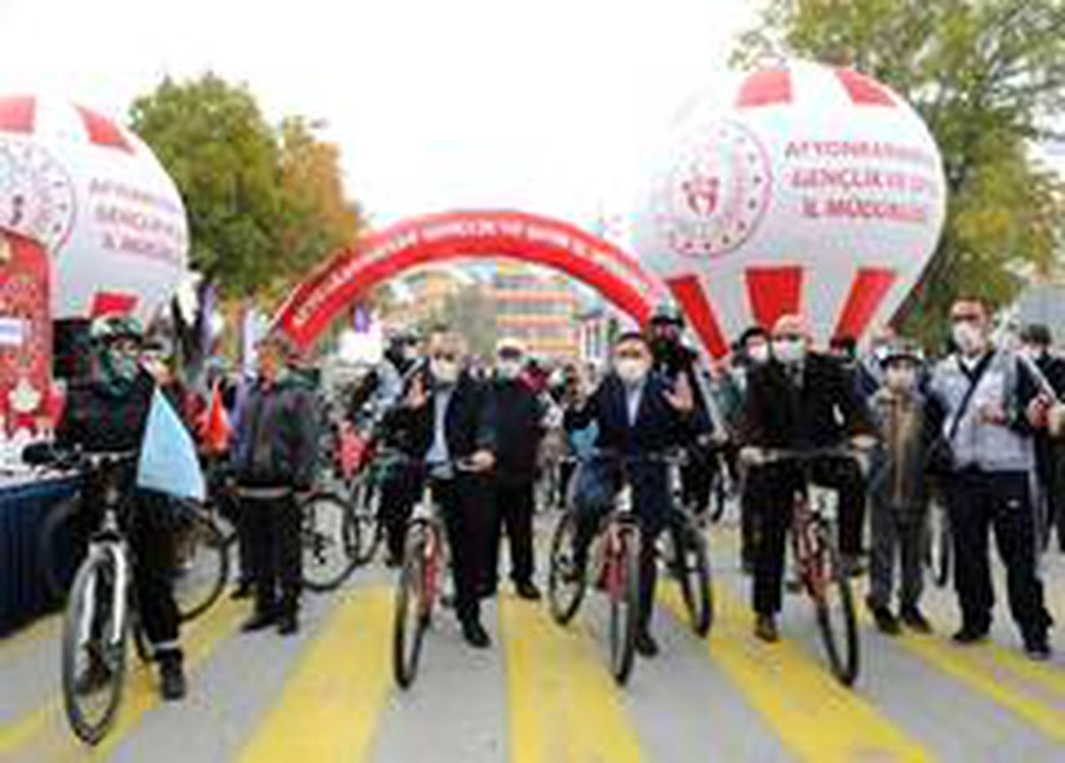 Afyonkarahisar\'da pedallar Sevgi Yılı Projesi için çevrildi