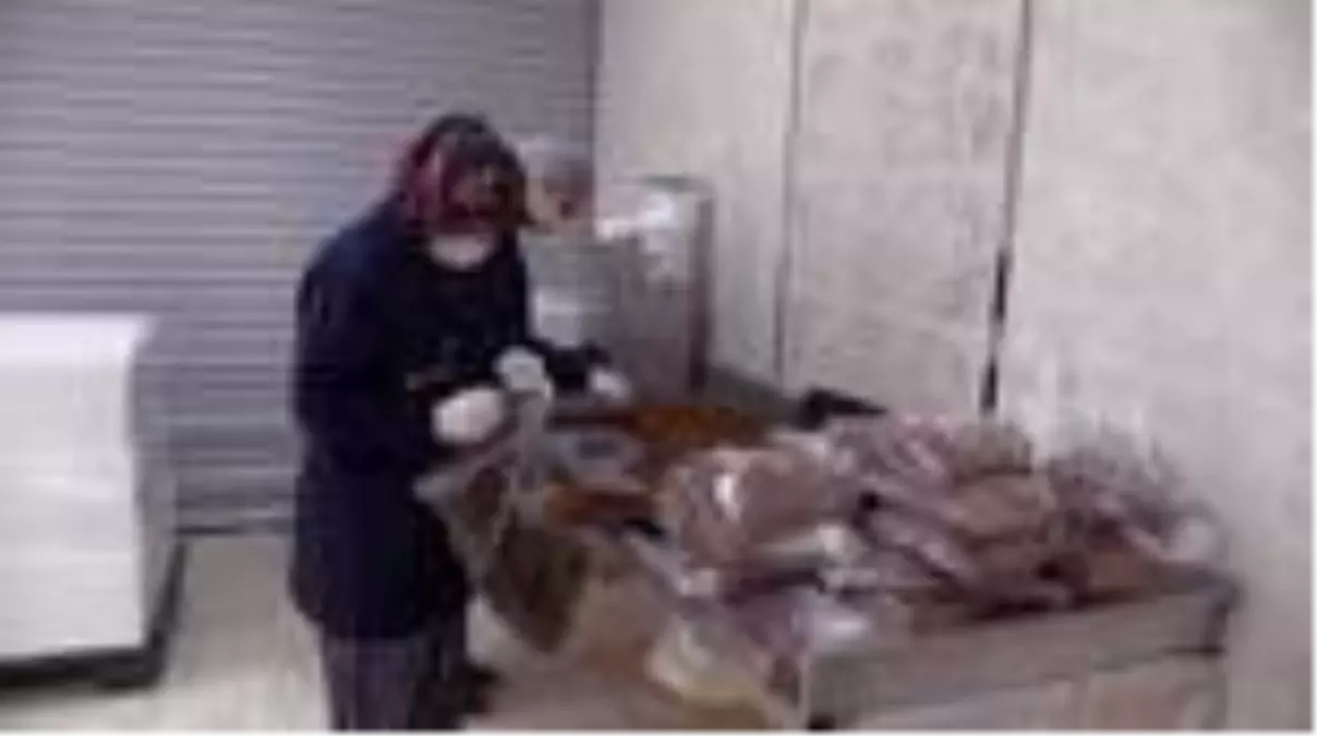 Bal peteklerinden üretilen "arı ekmeği" talep görüyor