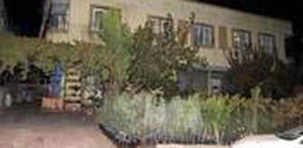 Cinnet geçiren şahıs, beraber yaşadığı aile dostunu 15 yerinden bıçakladı