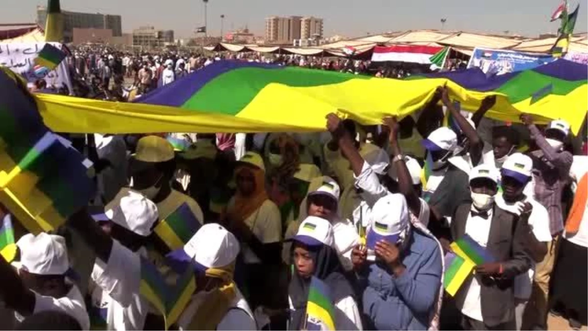 Sudan\'da binlerce kişi nihai barış anlaşmasını kutladı