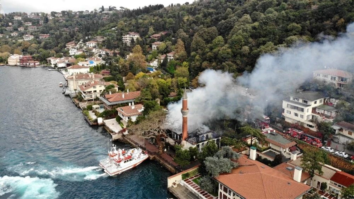 Son dakika haberi... Tarihi Vaniköy Camii yangından sonra havadan böyle görüntülendi