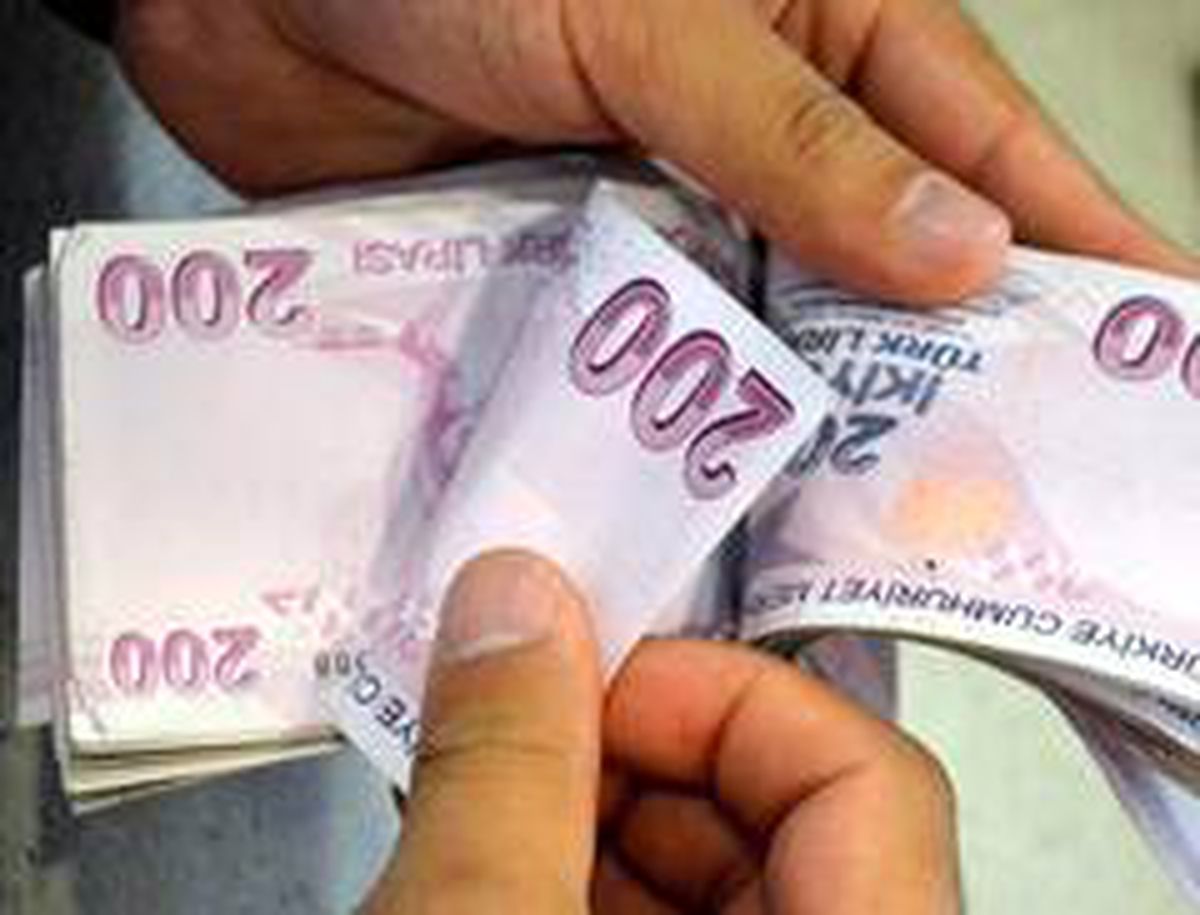 Bütçe Ekim\'de 4,9 milyar TL açık verdi