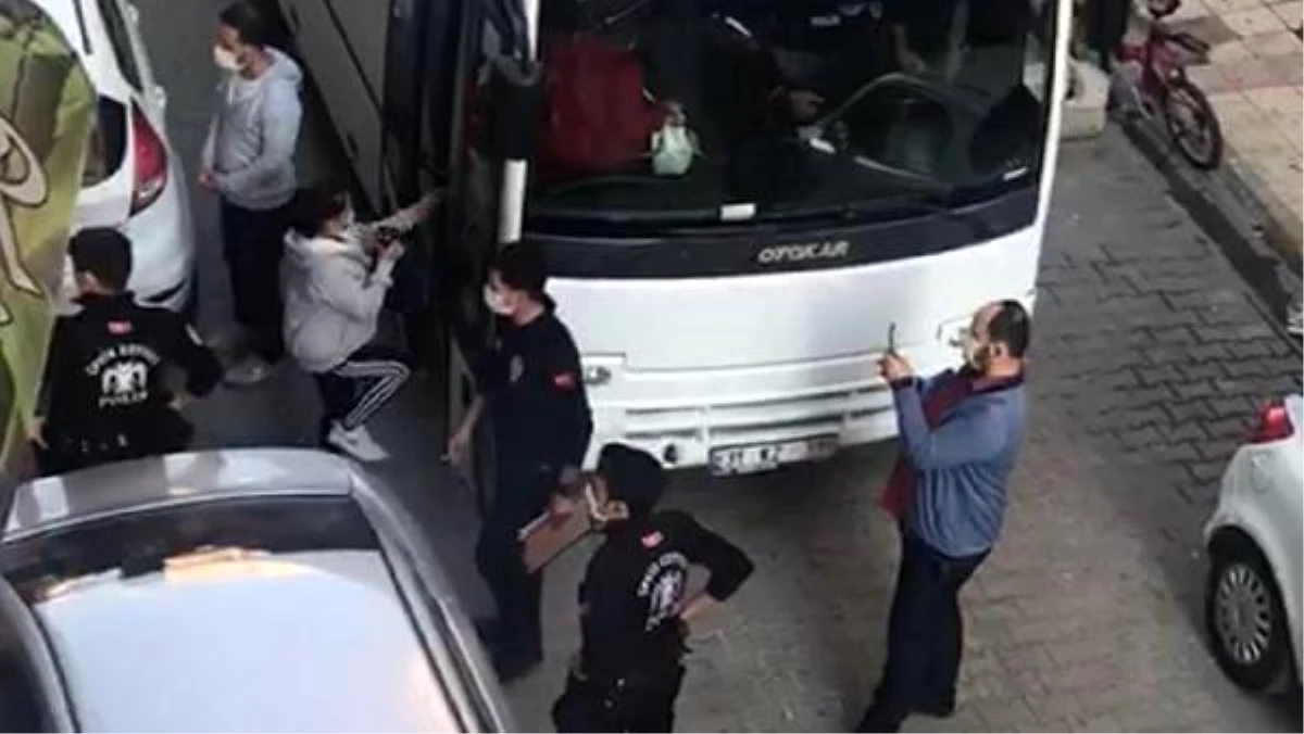 İskenderun\'da masaj salonlarına polis baskını; 19\'u yabancı 22 kadın gözaltında