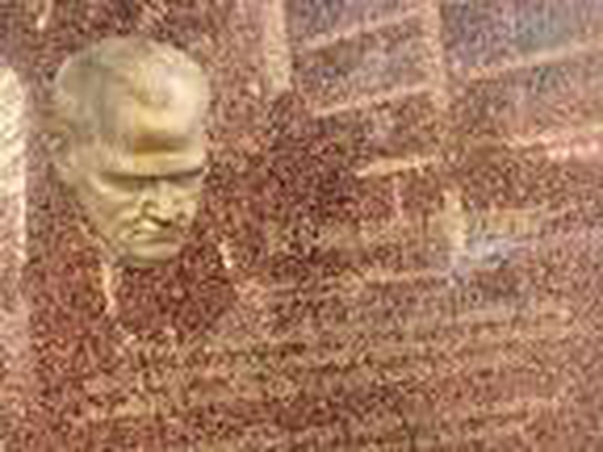 Kadıköy\'de Mustafa Kemal Atatürk\'ün maskı çalındı