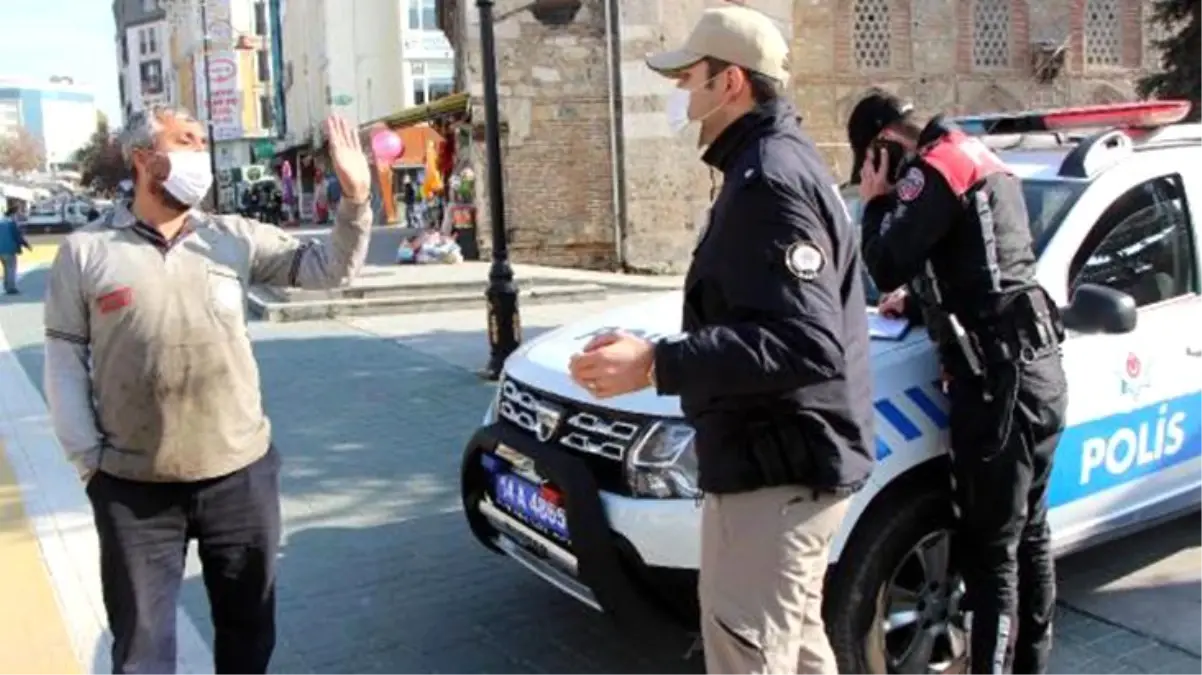 Maske takmadığı için ceza kesen polise isyan etti: Sen hiç indirmiyor musun?