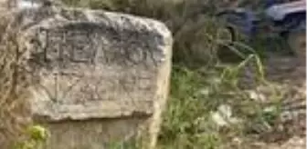 Roma dönemine ait olduğu düşünülen tarihi eser, çiftçi fotoğrafını paylaşınca gündem oldu