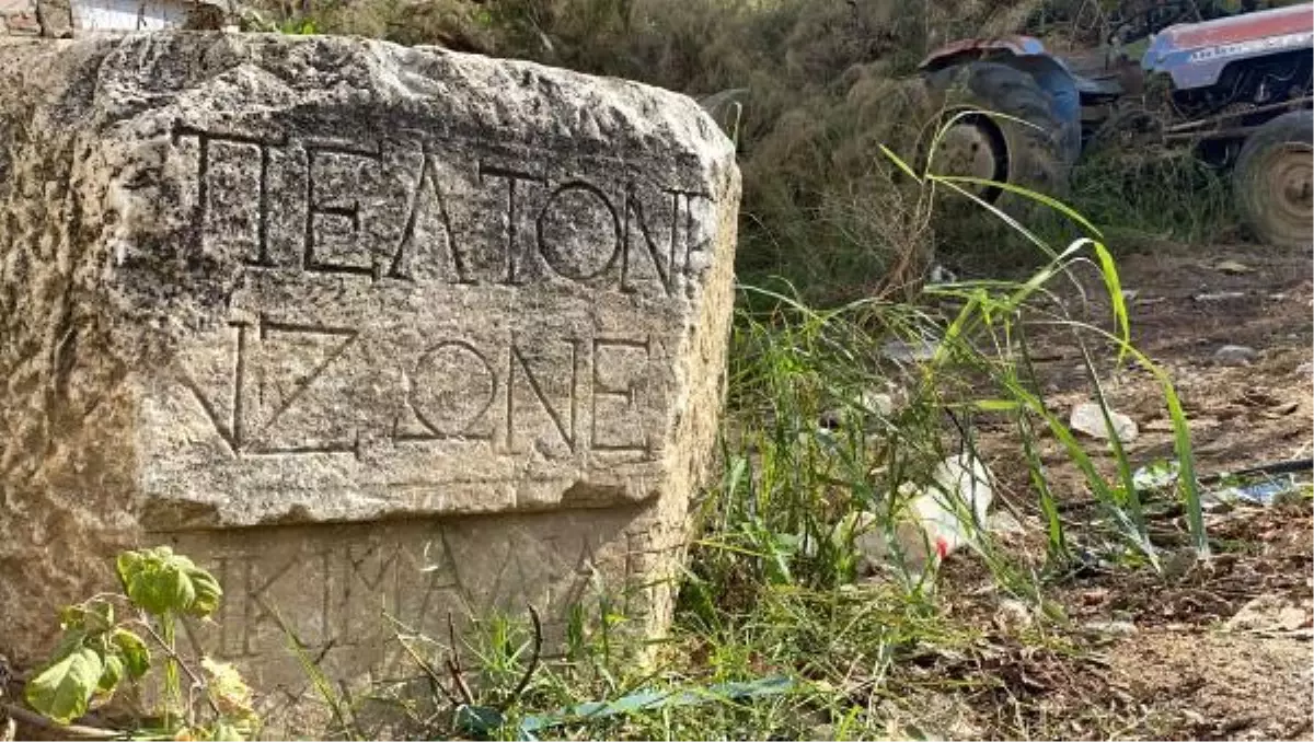 Roma dönemine ait olduğu düşünülen tarihi eser, çiftçi fotoğrafını paylaşınca gündem oldu