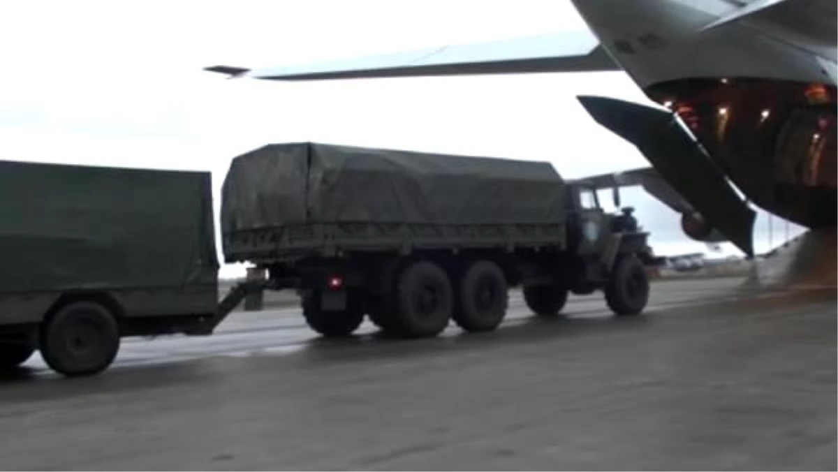 Rusya barış güçlerini taşıyan 20 uçağı Erivan\'a gönderdi