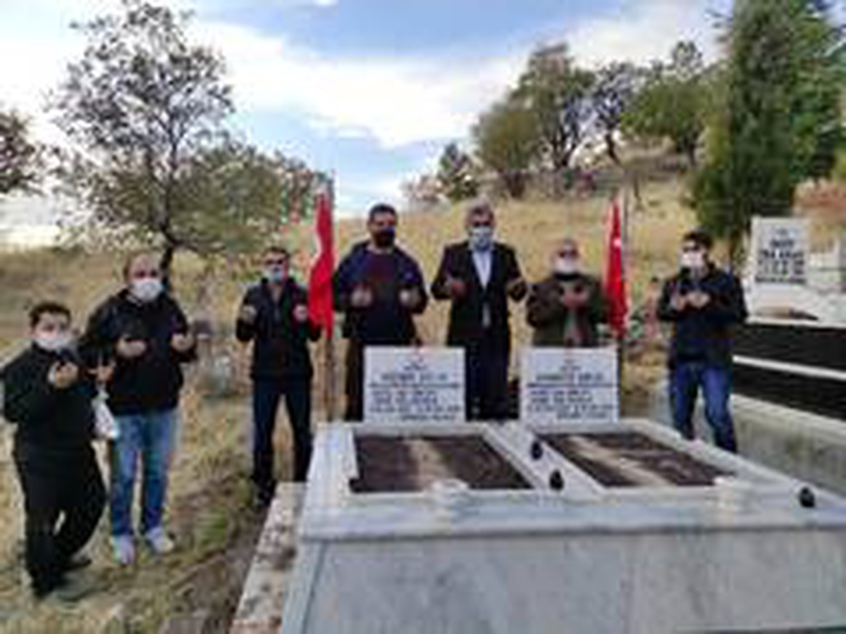 Sason\'da 10 şehit anısına 10 fidan dikildi