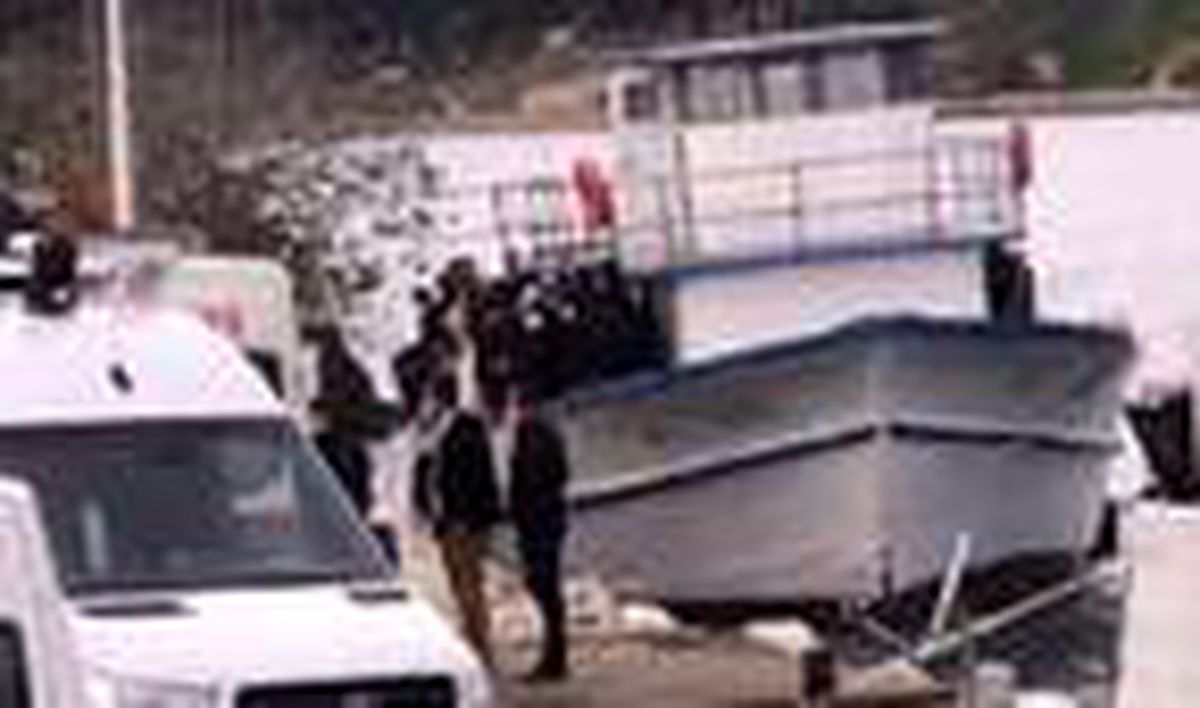 Sinop açıklarında, teknede 85 kaçak göçmen yakalandı