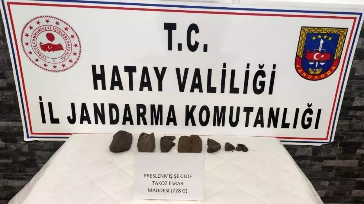 Uyuşturucuları toprağın altına gömerek saklamış