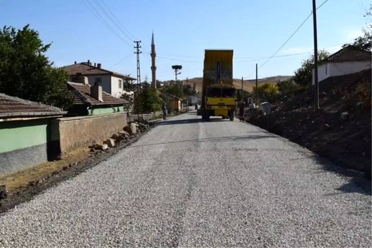 Akpınar ilçesinde 6 köye 18 kilometre yol yapıldı