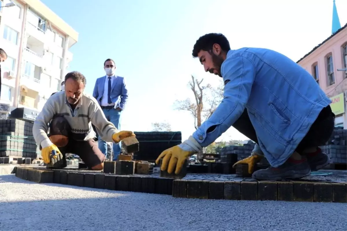 Başkan Yanmaz sahadaki çalışmaları denetliyor