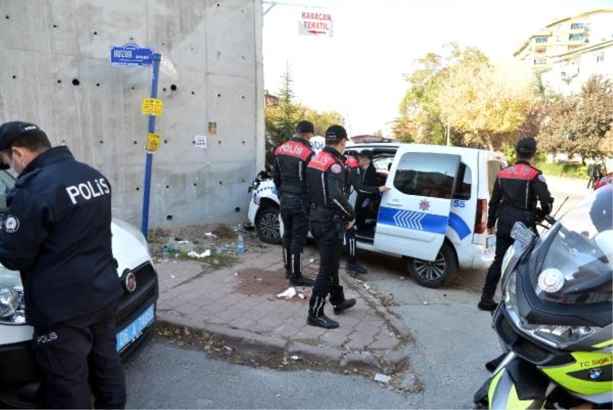 Son dakika haberleri... Başkentte ekip aracı ile otomobil çarpıştı: 3 polis yaralı